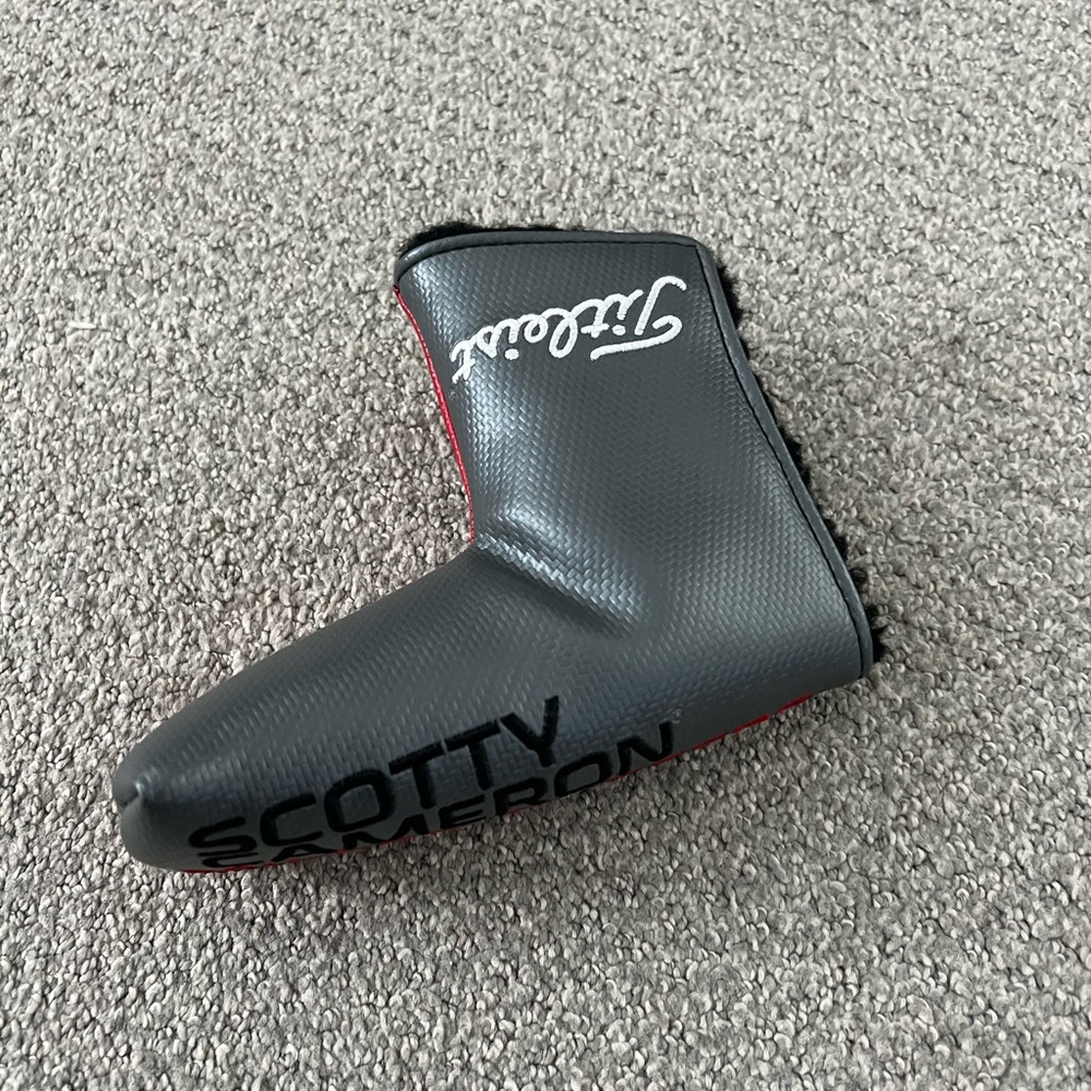 Titleist Scotty Cameron Gray and Red Putter Cover